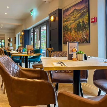 Дом отдыха Karma Great Ayton With Hot Tub And On Site Bistro